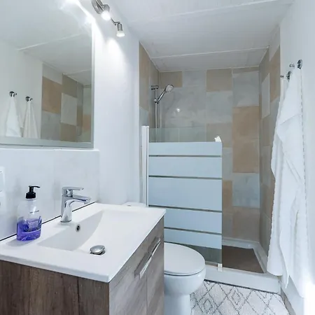 Coastal Getaway In Sunny Roca Appartement *