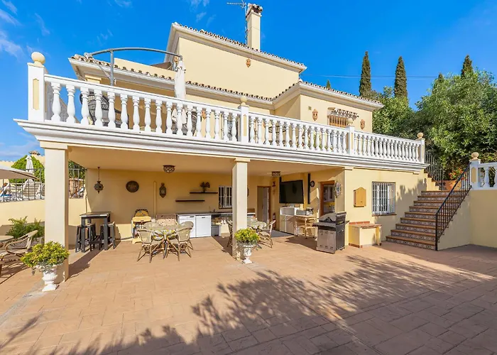 Coastal Getaway In Sunny Roca Estepona