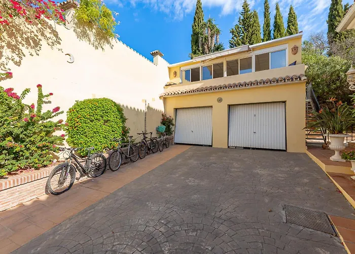 Coastal Getaway In Sunny Roca شقة